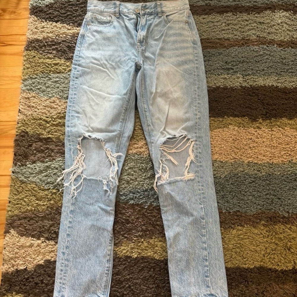 American Eagle Outfitters Light Blue Distressed Mom Jeans